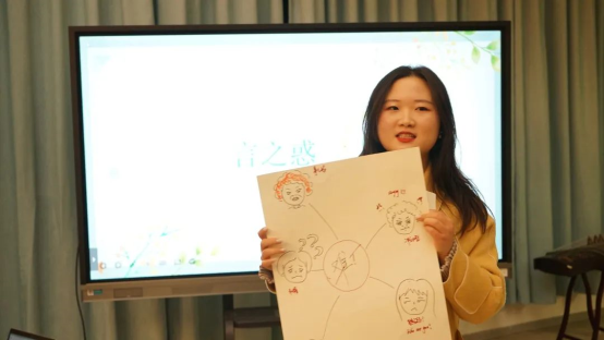 人在玩电脑&#xA;&#xA;低可信度描述已自动生成