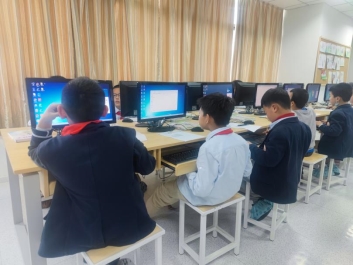 C:\Users\123456\Desktop\教研照片\1667890959059.jpg1667890959059