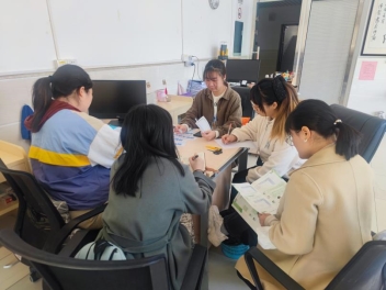 C:\Users\123456\Desktop\教研照片\1667915288603.jpg1667915288603