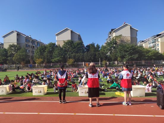 伟德可信任网站红十字会助力学生体质健康测试工作1