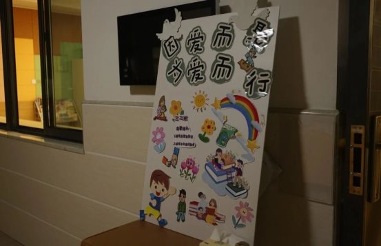 9acd3b41415d4970594564bbc5c63de5