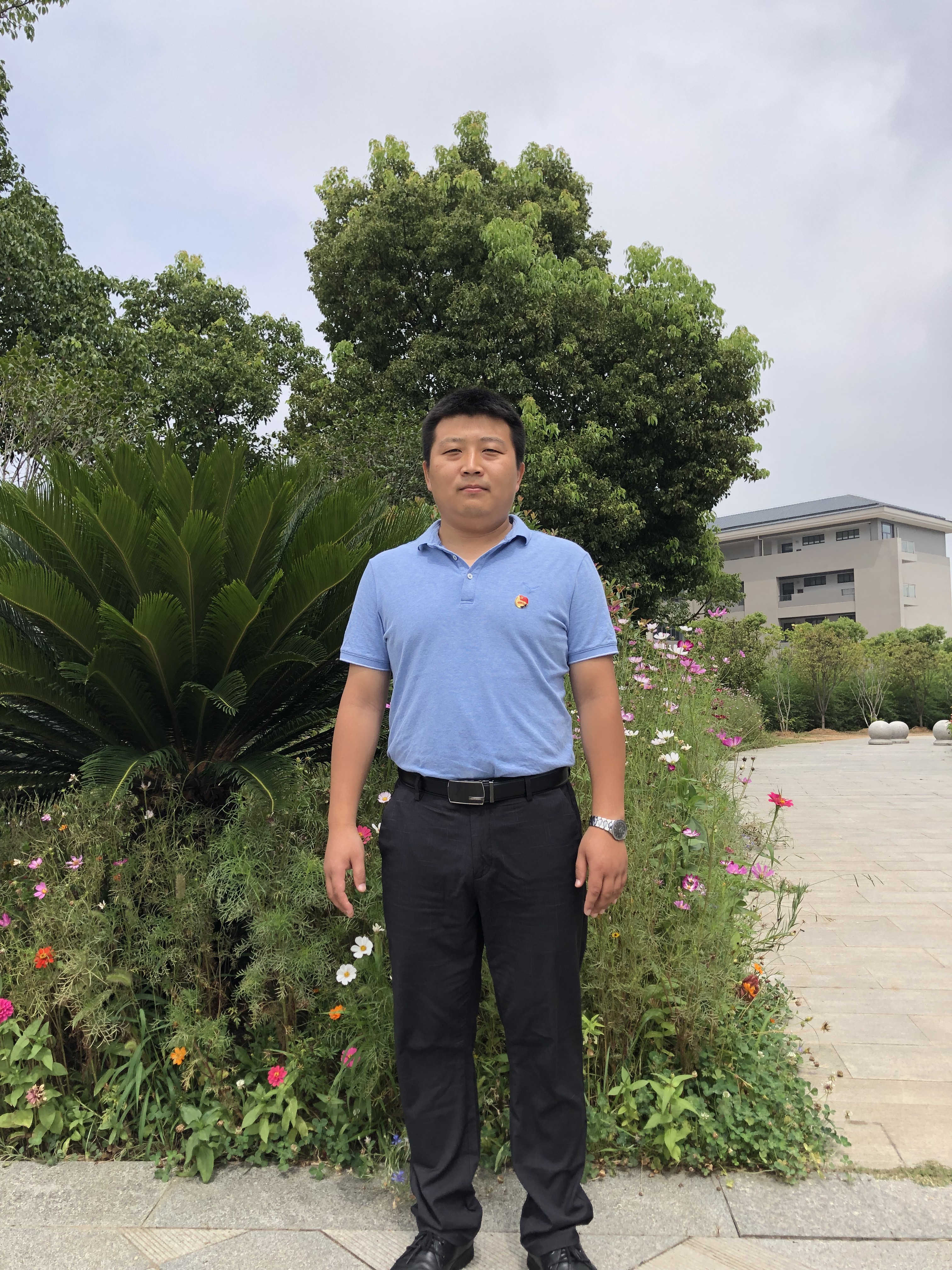 梁贵.jpg 梁贵.jpg