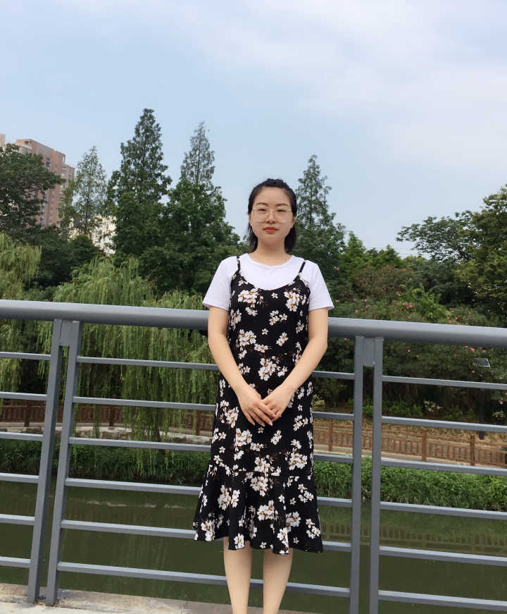 胡蓉.jpg 胡蓉.jpg